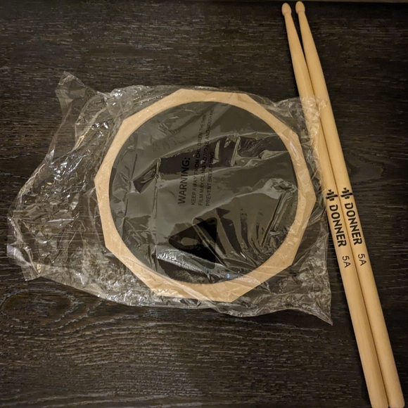 NEW Donner 5a Practice Drum Pad with Drumsticks - Picture 5 of 7